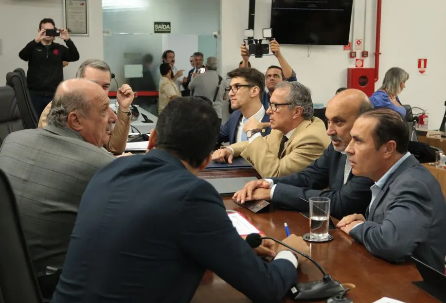 Câmara autoriza licença do Coronel Fábio para viajar ao exterior e aprova redução de alíquota para a Riopretoprev