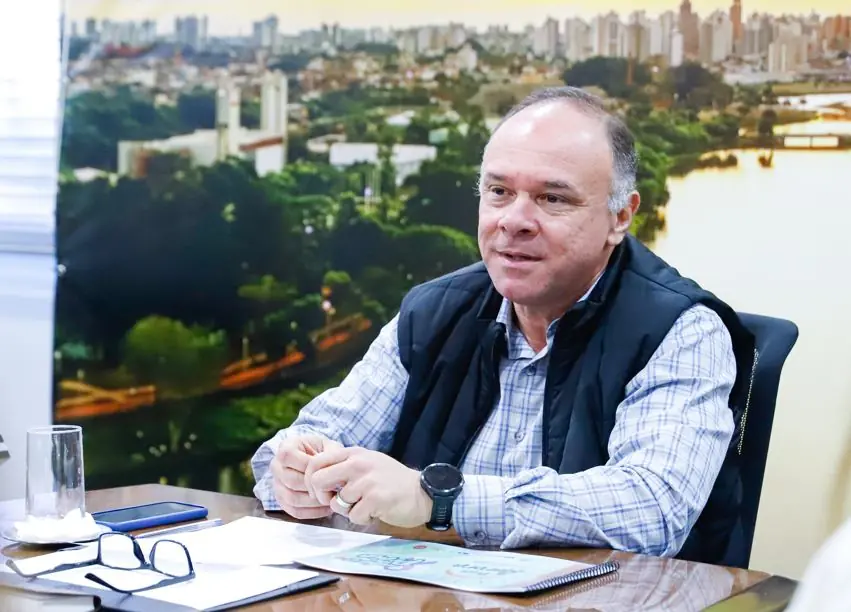 Prefeito de Rio Preto, Coronel Fábio Candido, em seu gabinete ( Jeniffer Maciel/Prefeitura de Rio Preto)