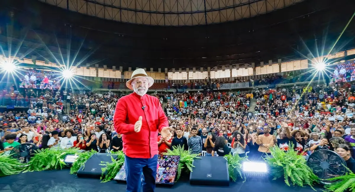 Lula defende independência da América do Sul em aulão no ABC