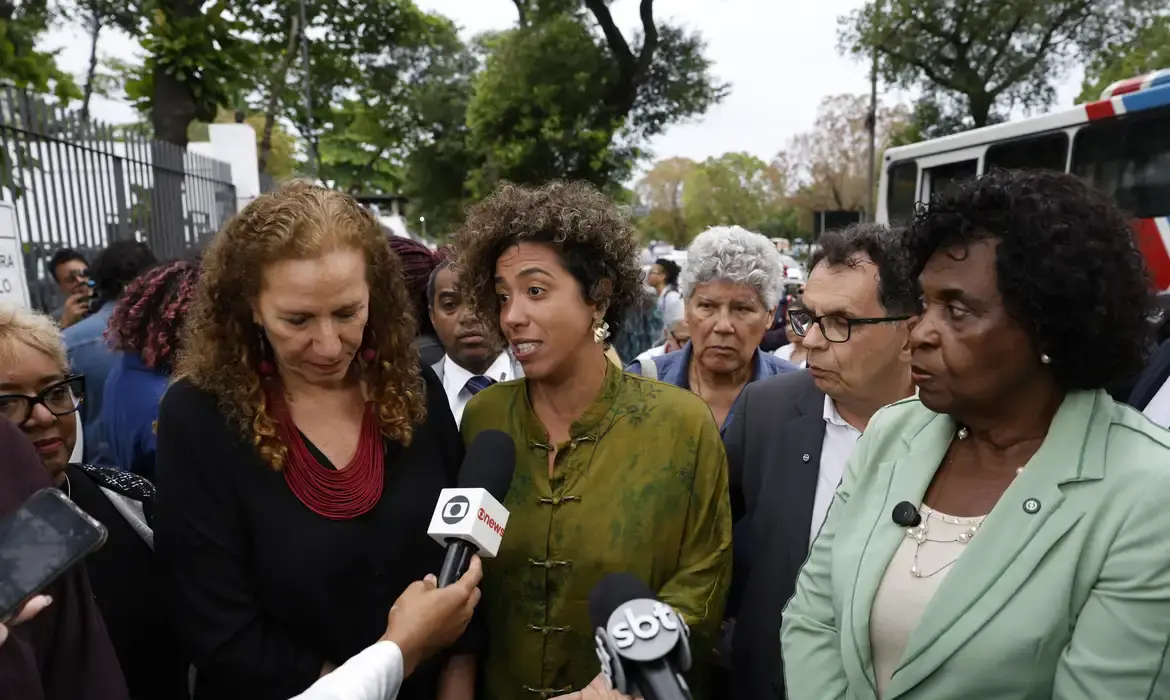 Motta volta atrás e mantém escolta de segurança para deputada do PSOL