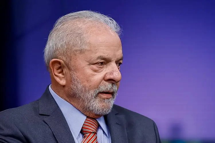 Lula tem 39% e Flávio Bolsonaro 34% no 1º turno