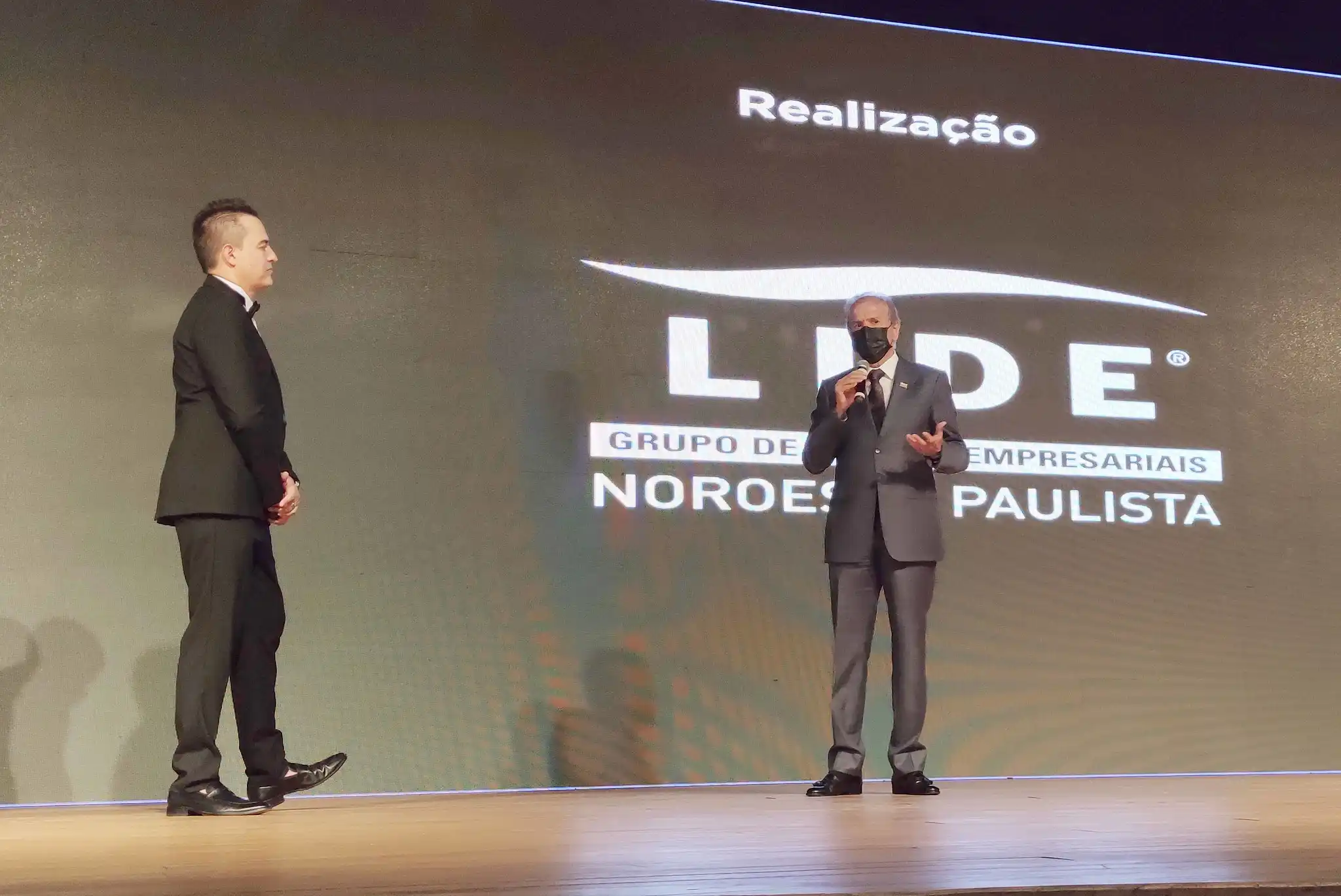 Marcos Scaldelai e Edinho Araújo em noite de premiação do LIDE Noroeste Paulista, em Rio Preto (Divulgação/Prefeitura de Rio Preto)