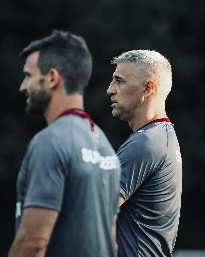 São Paulo joga para manter viva a chance de Libertadores