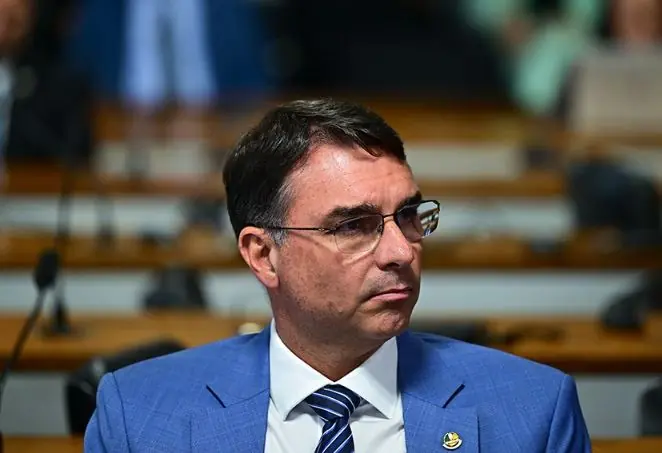 Flávio chama julgamento no Supremo de ‘uma farsa’