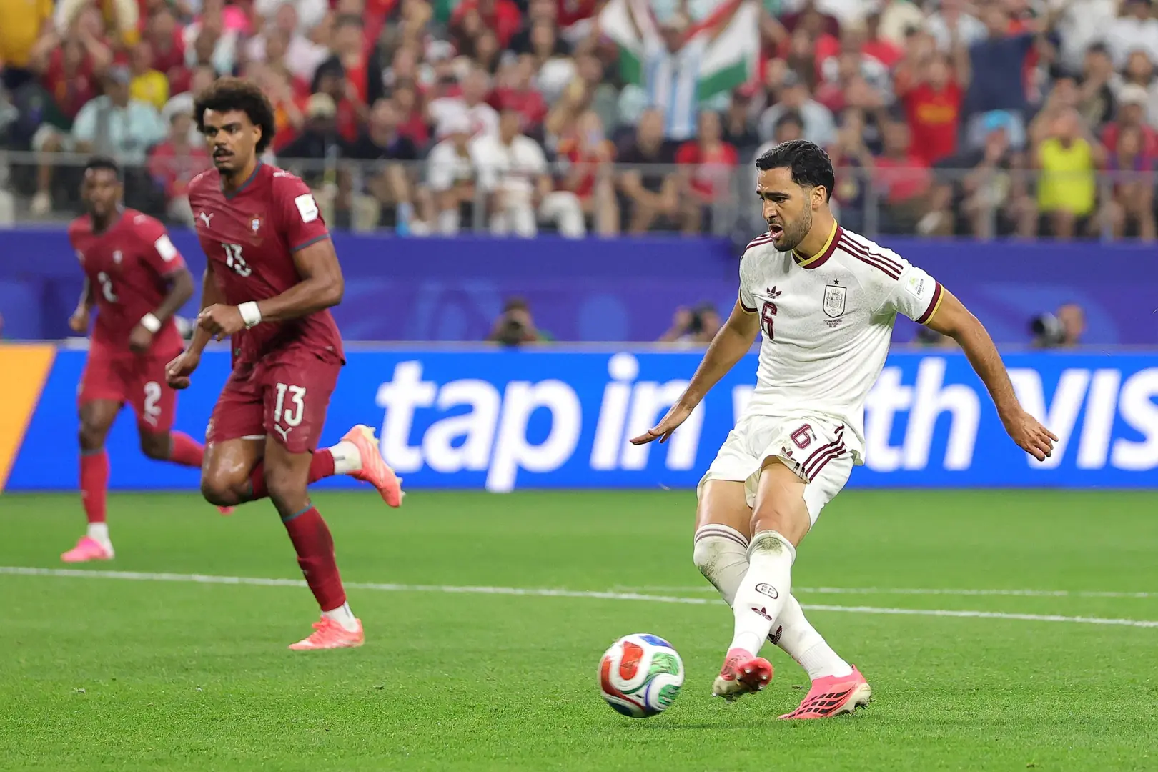Mikel Merino marcou gol nos acréscimos para classificar espanhóis (Divulgação/Fifa)