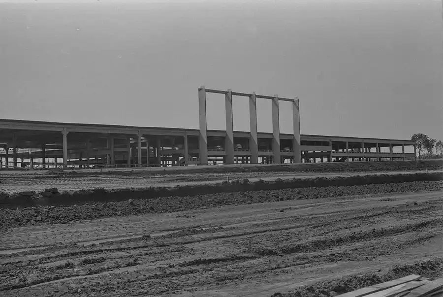 Início da construção do Riopreto Shopping, primeiro grande centro de compras de Rio Preto (Toninho Cury)