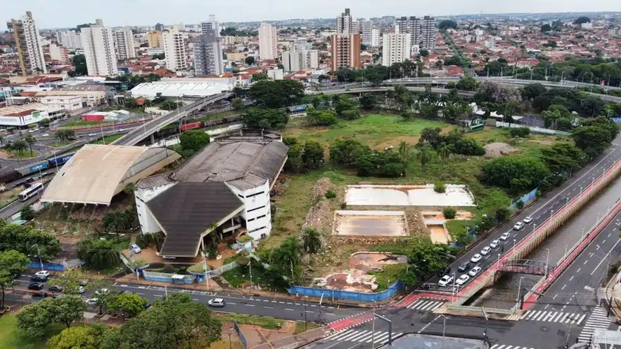 Área no Centro de Rio Preto onde ficava a sede do Palestra será um atacadista (Guilherme Baffi 12/4/2024)
