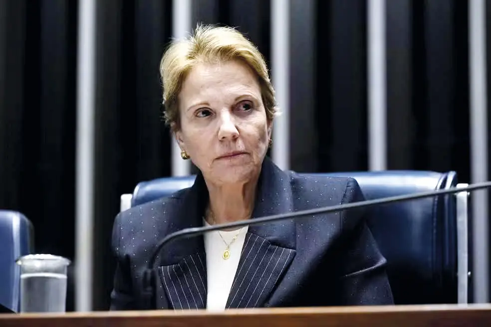 Flávio Bolsonaro terá de equilibrar China e EUA, diz Tereza Cristina