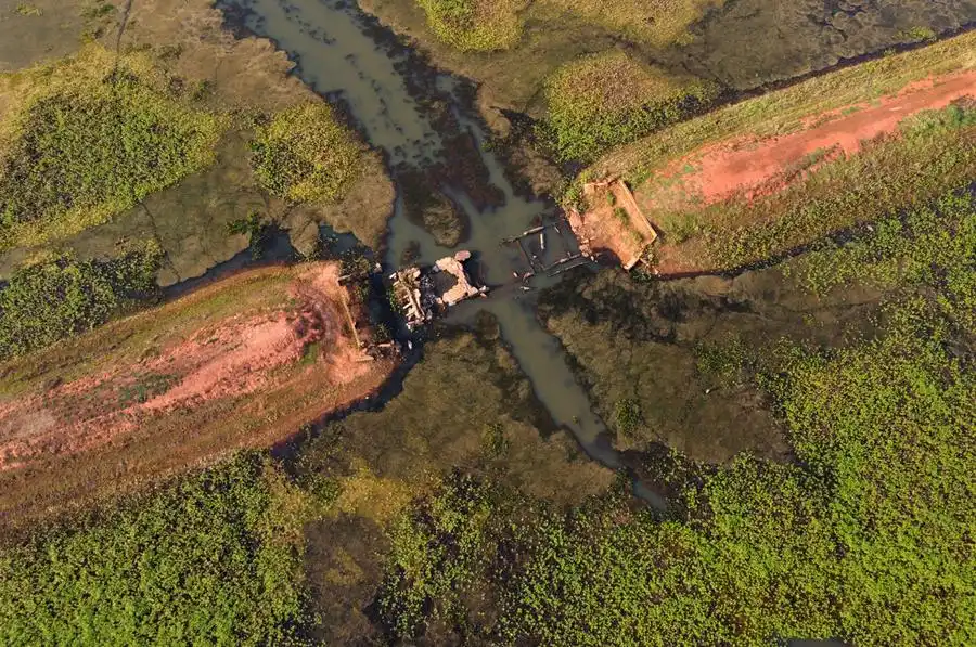 Ponte em Indiaporã ressurgiu devido ao baixo nível do reservatório da usina de Água Vermelha (Thomaz Vita Neto 18/9/2021)