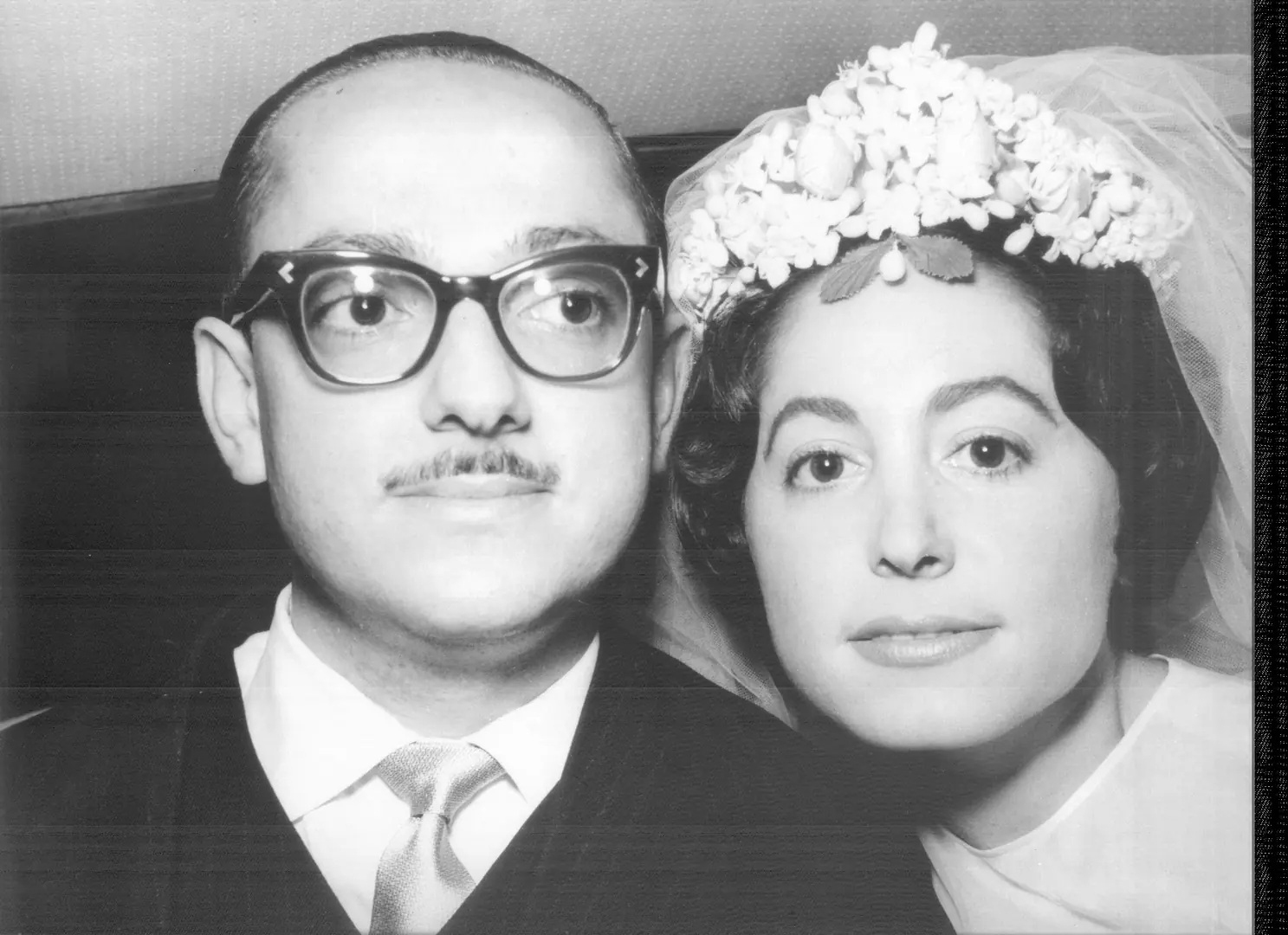 Norberto e Neuza Buzzini, no álbum de casamento; eles se conheceram no Tribunal do Júri (Reprodução)