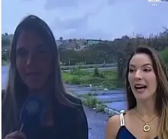 Momento em que a repórter anuncia que está em trabalho de parto (Reprodução)