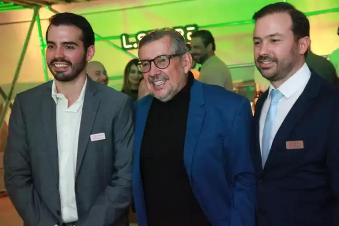 Pedro Rodrigues com os filhos, Pedro Henrique e Rafael, em coquetel que a Lupema promoveu (Arnaldo Mussi)