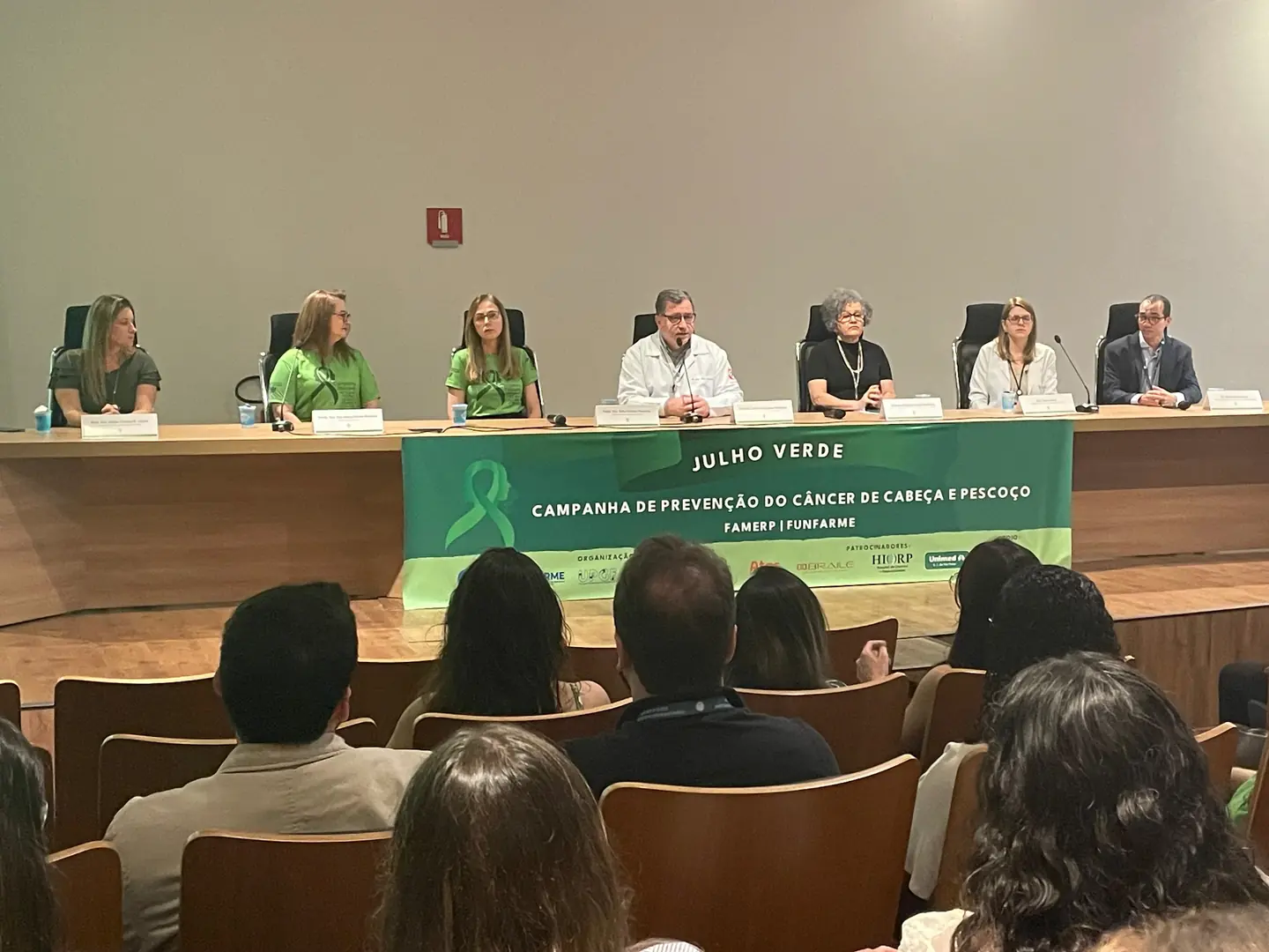 Ação faz parte da campanha Julho Verde, que conscientiza sobre câncer de cabeça e pescoço (Divulgação)
