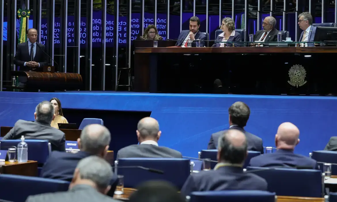 PEC 6x1 no Senado: votação do primeiro turno é na quarta (14)