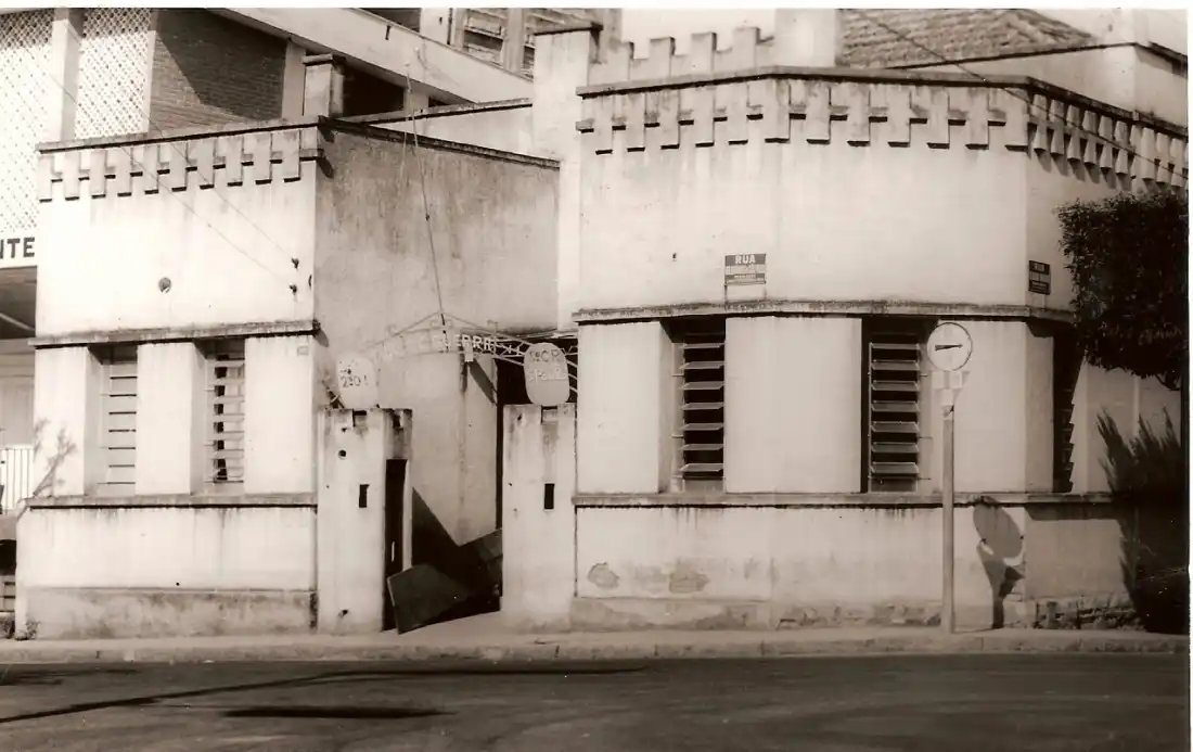 Biblioteca na Sede do Tiro de Guerra, nos anos 1960 (Arquivo Público Municipal)