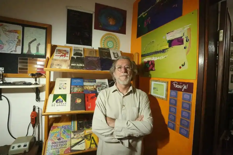 ‘Tratado das significações originais’ é o 13º livro de Olivio (Guilherme Baffi 22/9/2022)