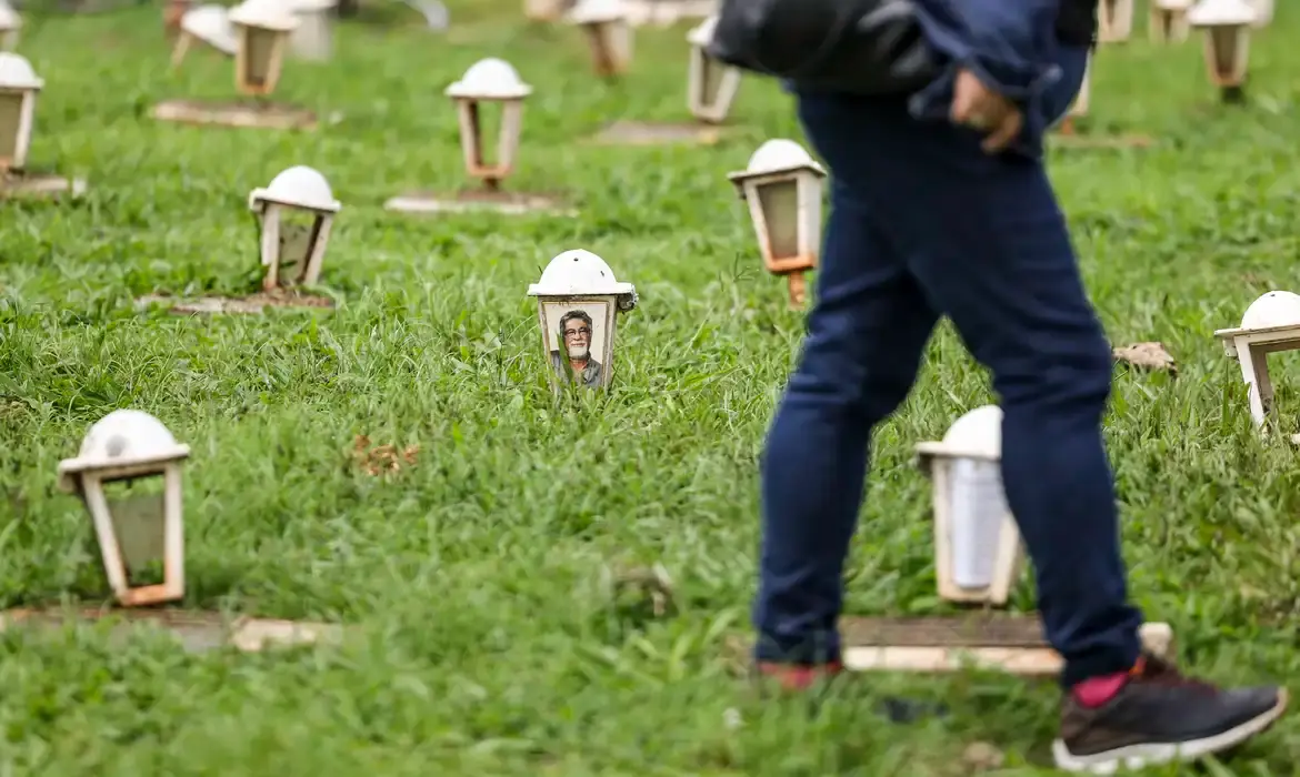 Brasileiros não resgatam de R$ 10 mil a R$ 50 mil de parentes mortos (Agência Brasil)