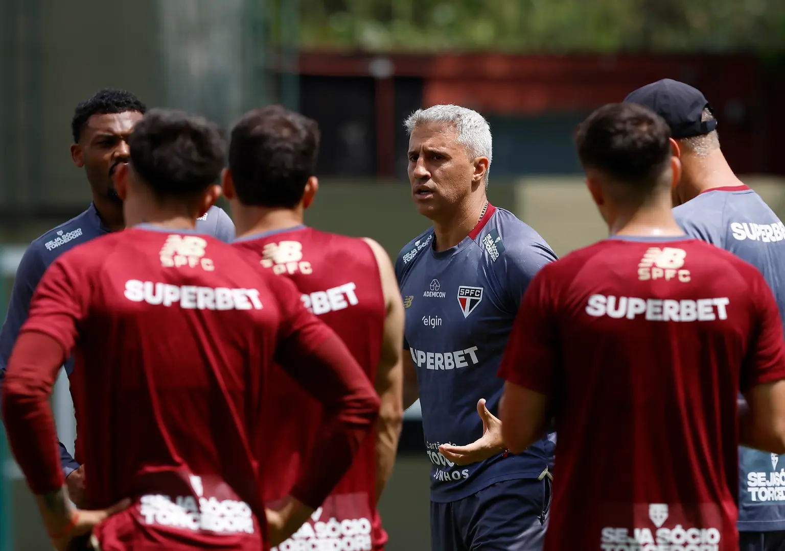 São Paulo visita o Grêmio em Porto Alegre