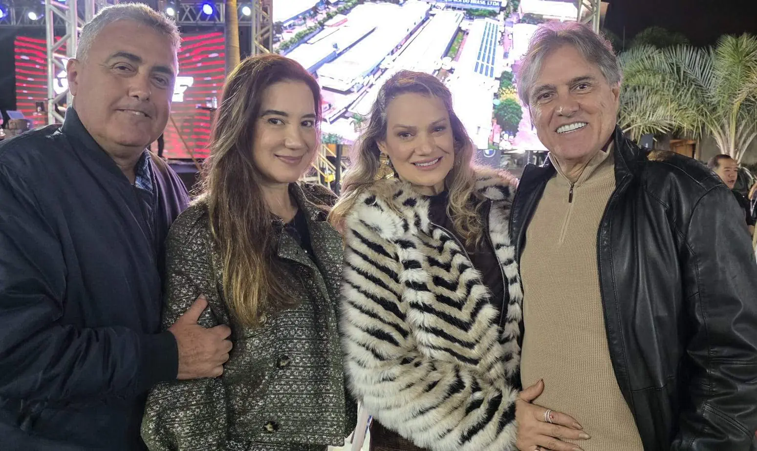 Juliano Guerta, Giuliane Midorikawa, Fabricia e Júlio César Antônio, na festa junina do Condomínio Quinta do Golfe (Arnaldo Mussi)