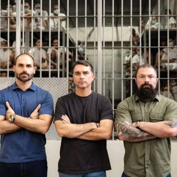 Bolsonaristas e 'bukelistas'... (Reprodução/Redes Sociais)