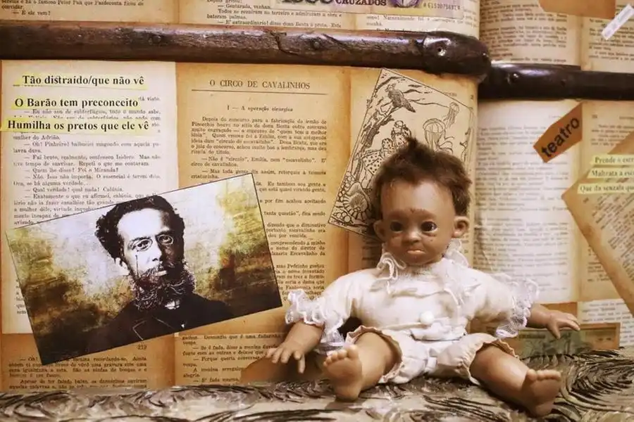 ‘Boneco Machadinho’ ajuda a visitar as origens de Machado de Assis (Divulgação)