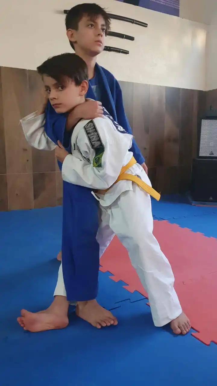 Dois destaques da Matsumi, os irmãos Pedro e Samuel Figueiredo Mota, pelas categorias 9 e 10 anos, competem no Paulista (Divulgação)