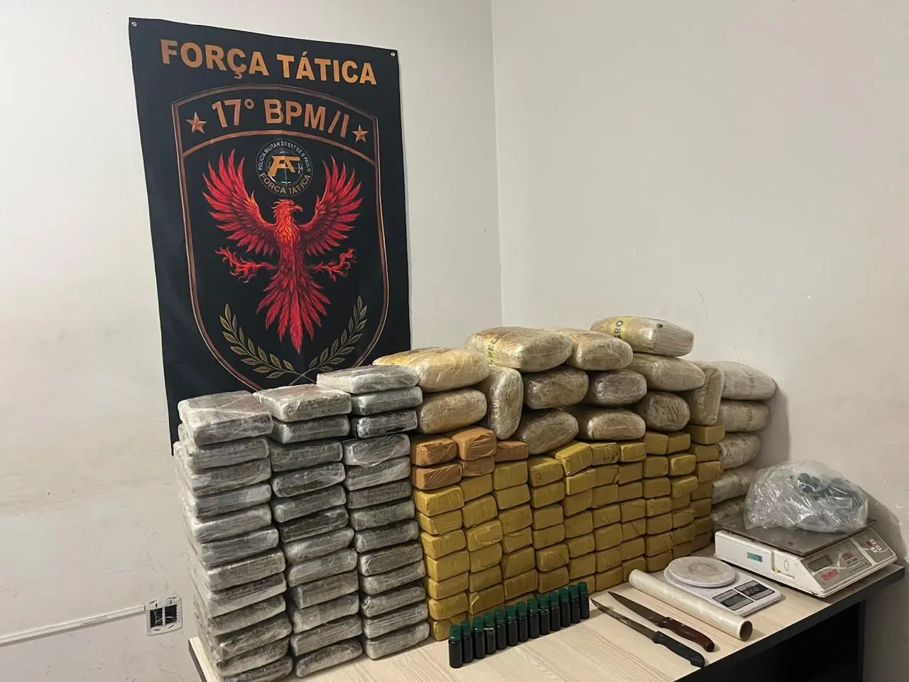 Polícia Militar apreende 120 kg de maconha no Jardim Maracanã, em Rio Preto