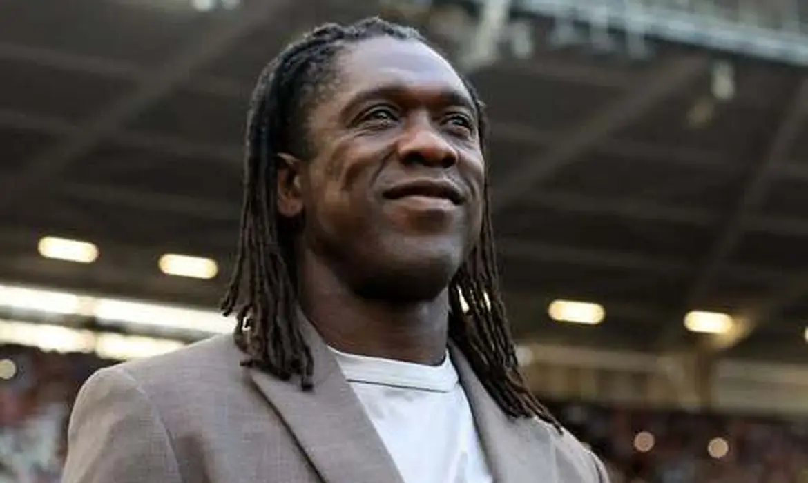 Corinthians anuncia Seedorf como novo técnico até 2027