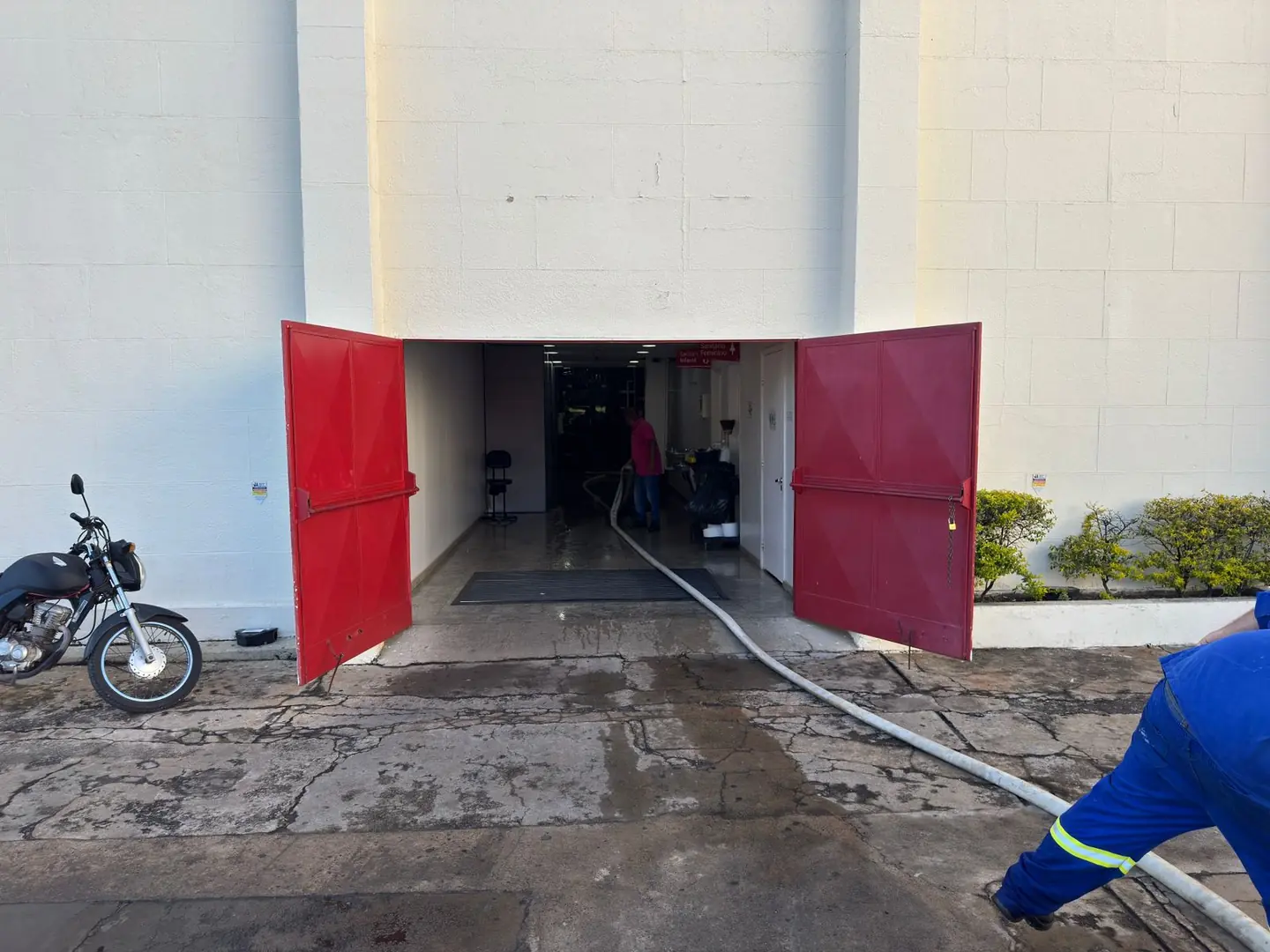 Combate a incêndio em loja de shopping de Rio Preto (Colaboração leitor)