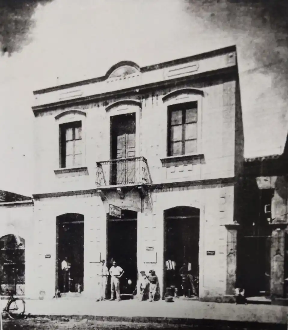 Prédio da Biblioteca na RuaTiradentes, onde foi a Sociedade Italizana e Senac (Arquivo Público Municipal)