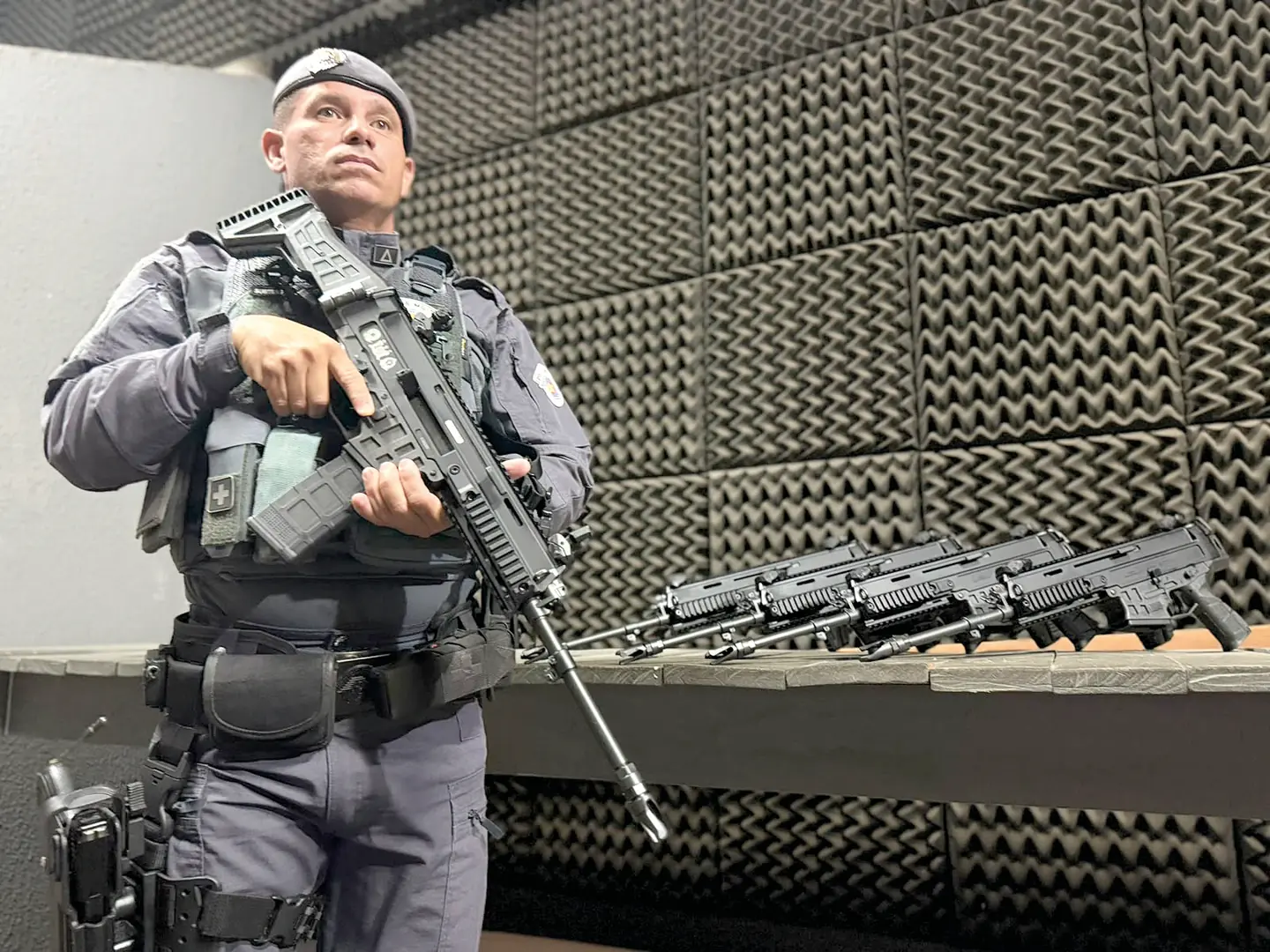 PM de Rio Preto recebe 57 fuzis tchecos para reforçar tropas