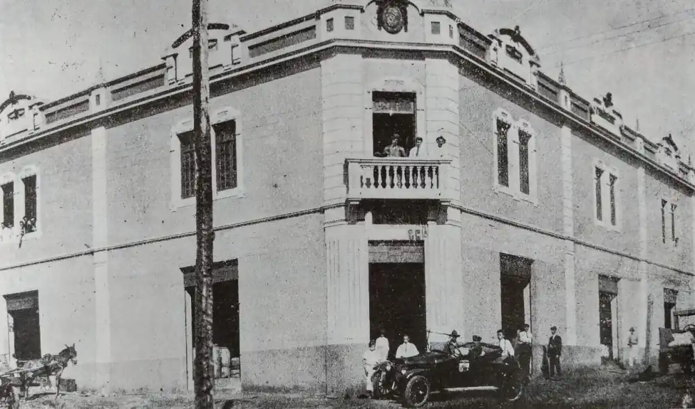 Gimnasio São Luiz, criado em julho de 1928 (Gimnasio São Luiz, criado em julho de 1928)