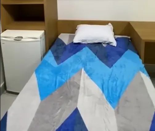 Thumbnail description