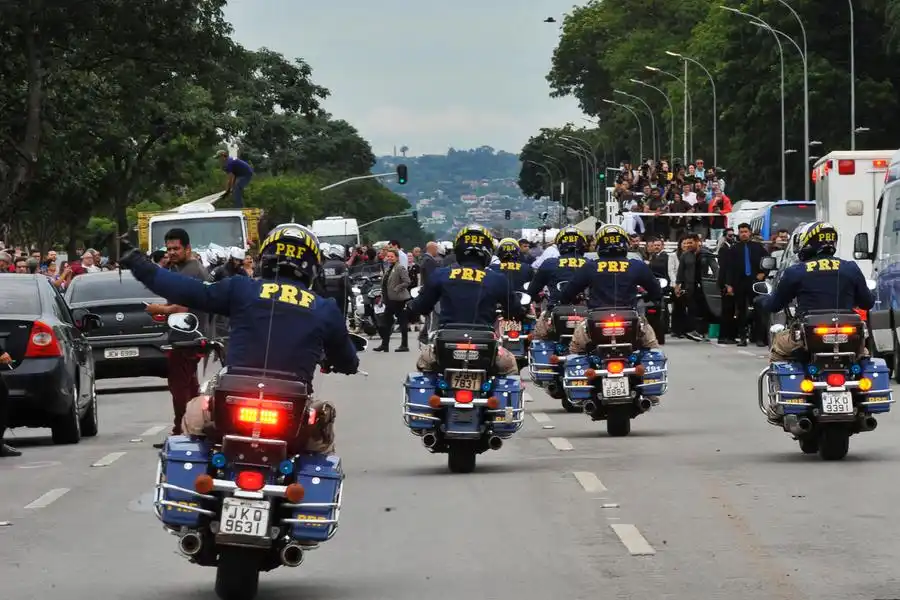 Expectativa é de que haja pancadas de chuvas isoladas neste domingo (Marcello Casal Jr./Agência Brasil 30/12/2022)