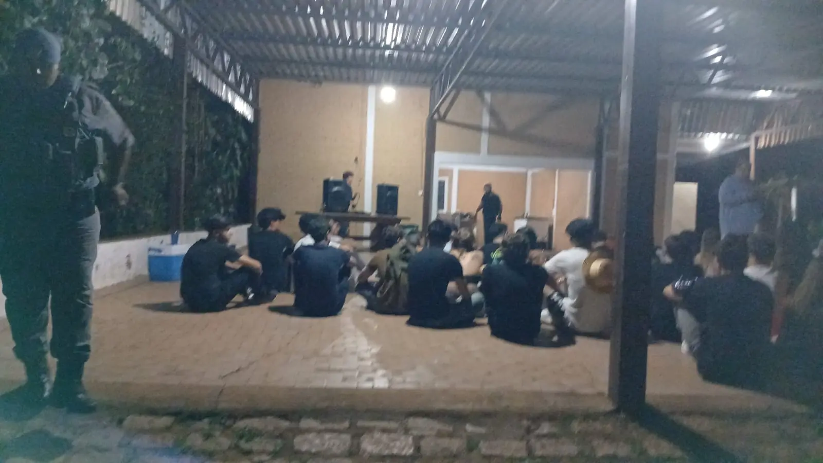 Operação flagra 53 menores em festa ilegal