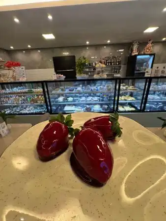 Na J.A.D. Doces, o morango do amor é o doce mais vendido (Arquivo pessoal)