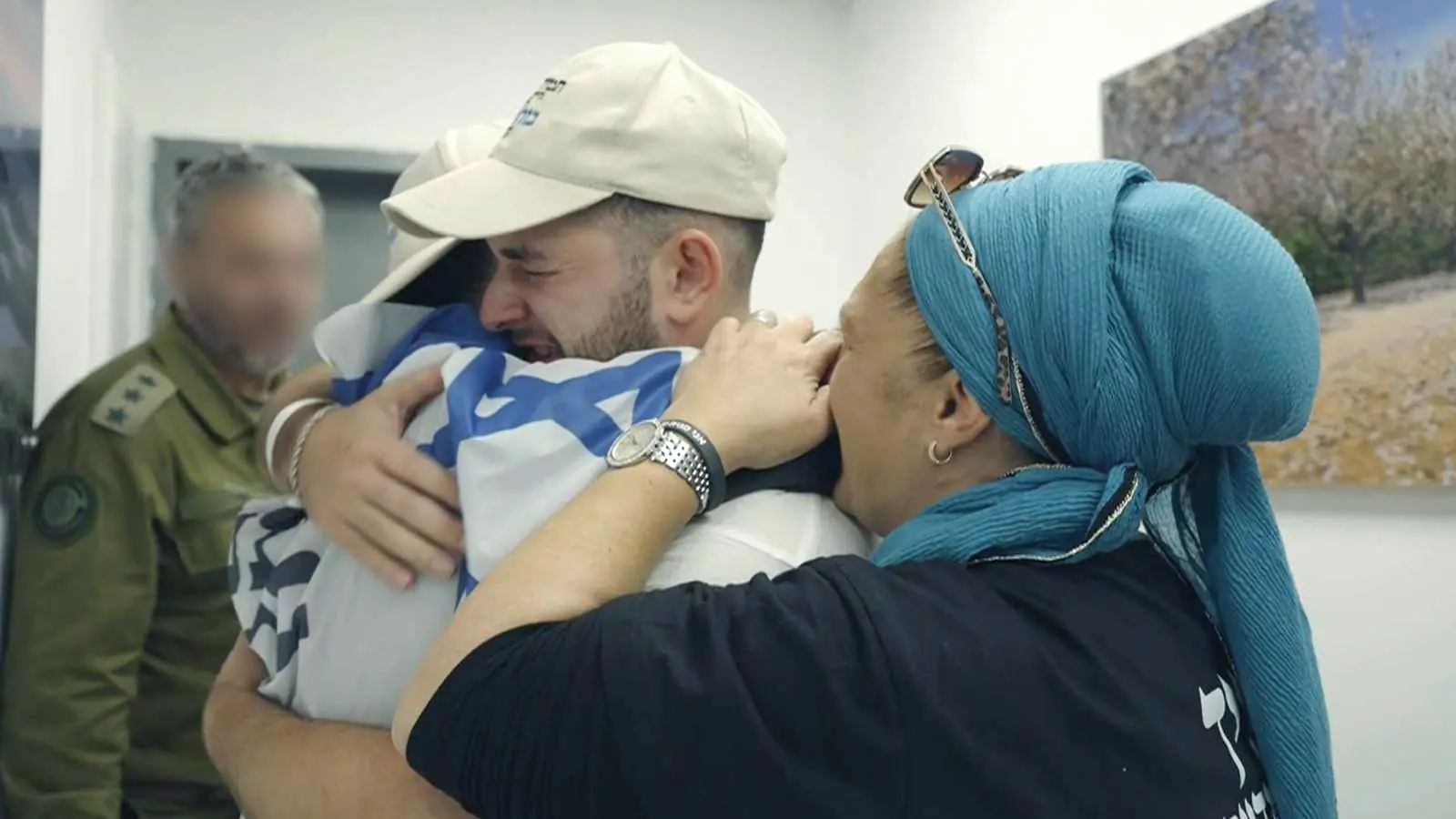 Hamas liberta reféns israelenses após 738 dias de cativeiro