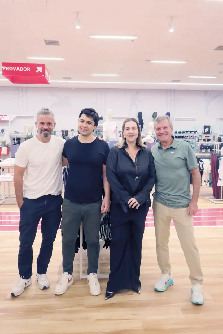Gustavo Furtado, Sidney Fernandes , Ana Cristina Jalles Guimarães e Sebastião Bomfim, na inauguração da Centauro no Riopreto Shopping (Arnaldo Mussi)