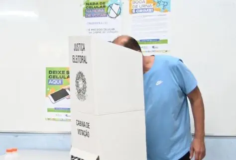 TSE proíbe óculos inteligentes e celular na cabine de votação em Rio Preto
