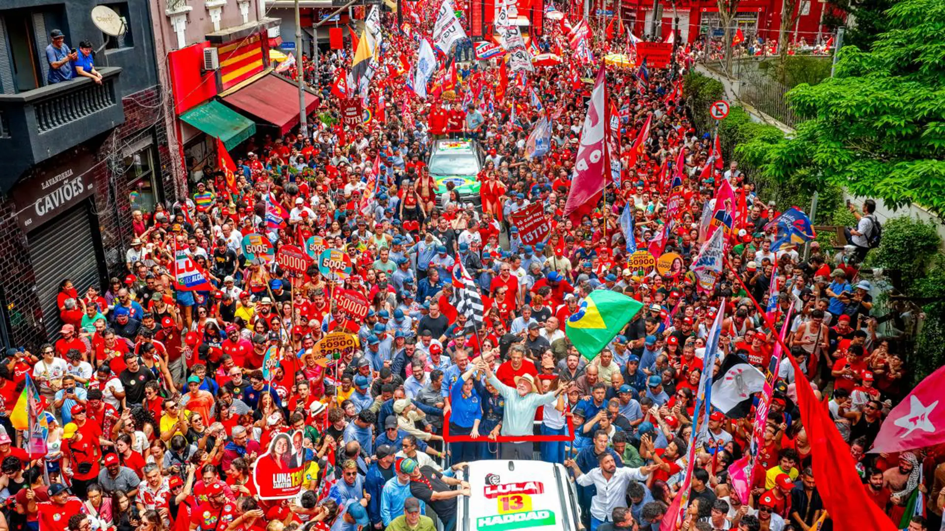 Lula e Flávio trocam acusações no último dia de campanha