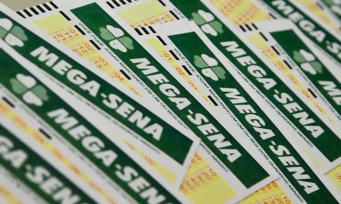 Mega-Sena sorteia prêmio acumulado em R$ 12 milhões neste sábado (Agência Brasil)