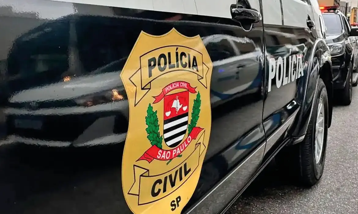 Polícia cumpre mandados em postos ligados a fraude