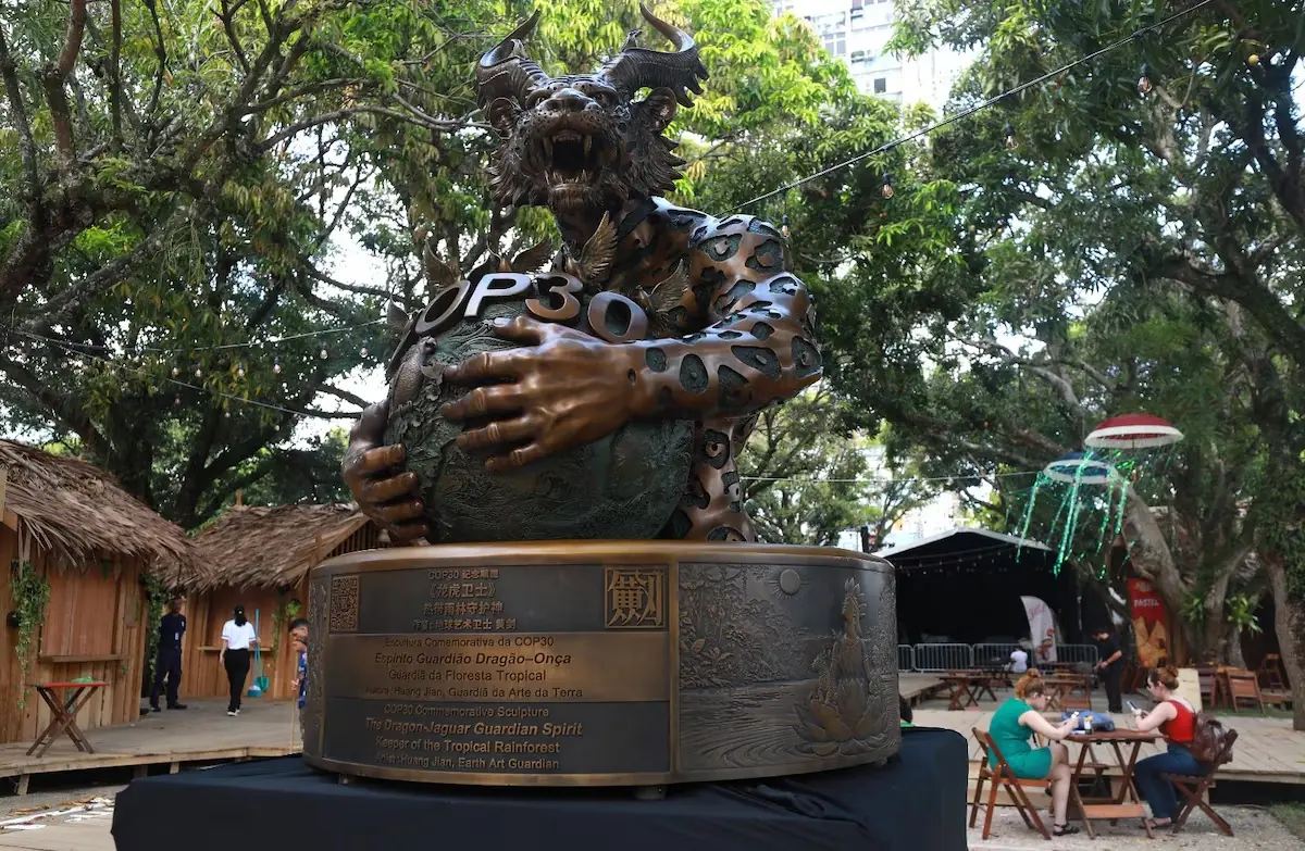 Obra "Espírito Guardião Dragão-Onça", da artista chinesa Huang Jian (Divulgação)