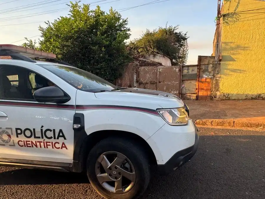 Rafael Pires Ferreira estava enterrado no quintal de uma casa desocupada, na Vila Boa Esperança (Marco Antonio dos Santos 23/7/2024)