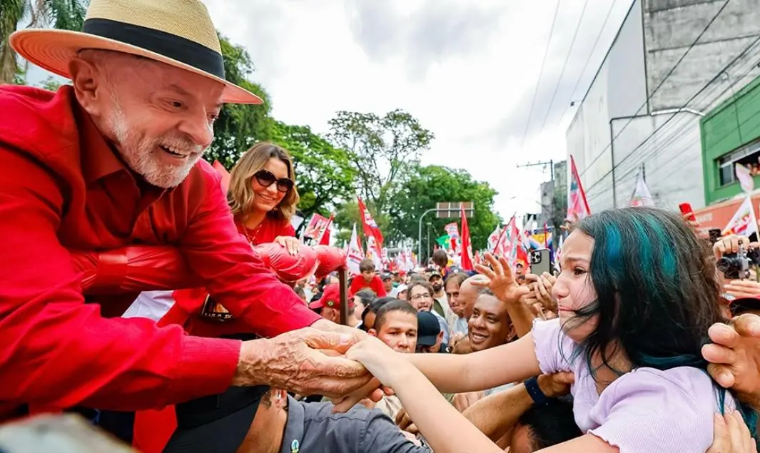 Novo aciona TSE contra 'showmícios' de Lula em 3 capitais