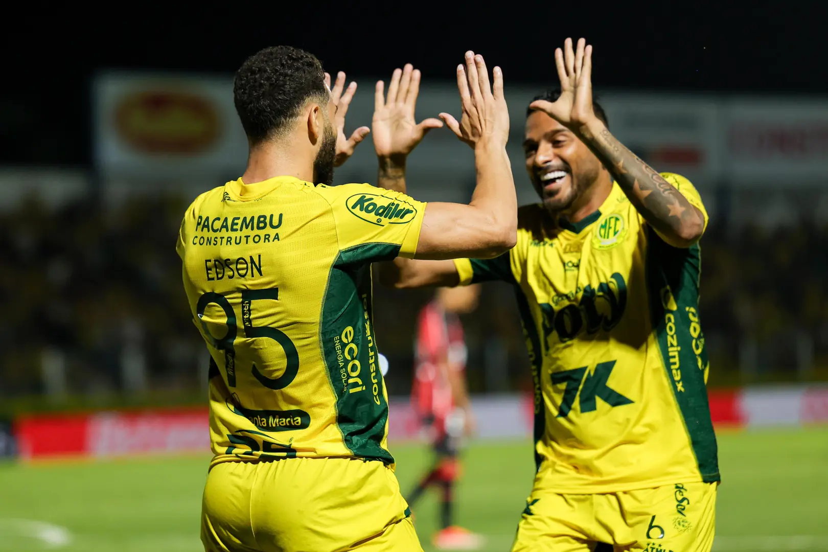 Jogadores do Mirassol comemorando gol marcado contra o Vitória na rodada anterior do Brasileirão (JP Pinheiro/Agência Mirassol)