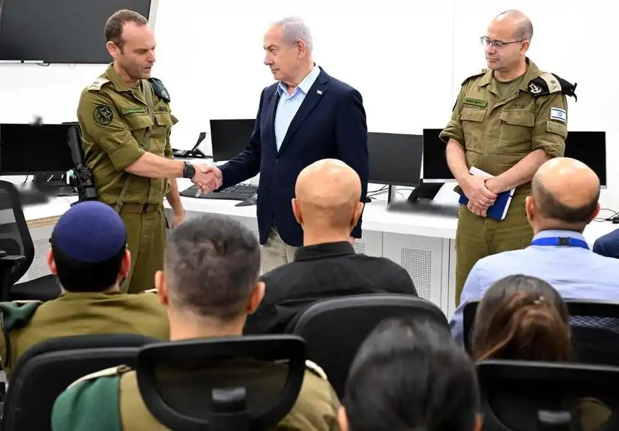 Presidente israelense Benjamin Netanyahu com chefe do Exército (Reprodução/Redes Sociais)