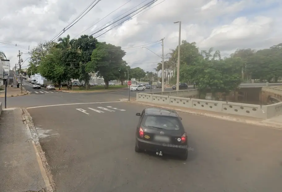 Cruzamento da avenida Philadelpho com a rua São Paulo (Reprodução)