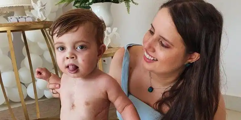 Grasiely e o filho Gabrie (Arquivo Pessoal)