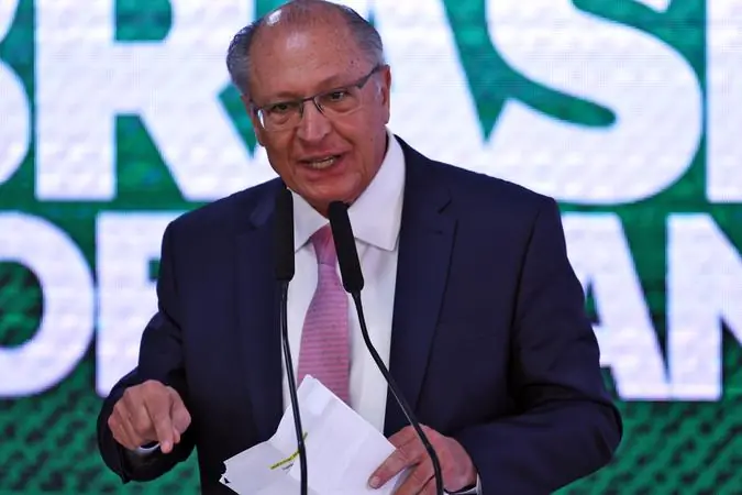 O vice-presidente, Geraldo Alckmin, afirma que o comércio exterior  aproxima os povos e traz ganho de eficiência (CanalGov/Reprodução 13/08/2025)